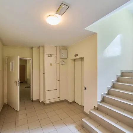 Otel Apartament Rodzinny Zaulek Rogozinski By Renters Wroclaw